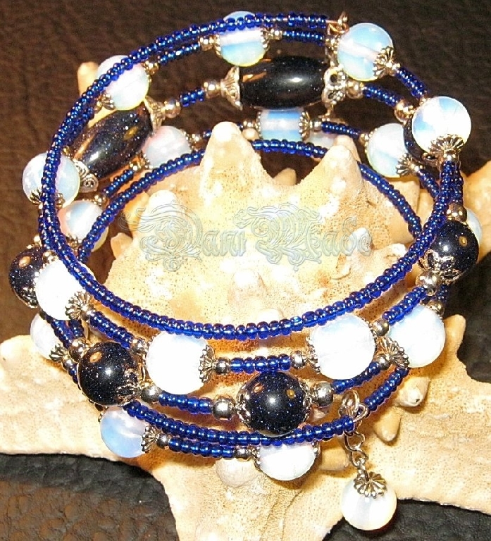 Уникална дамска гривна Авантюрин и Лунен камък - DM-2013