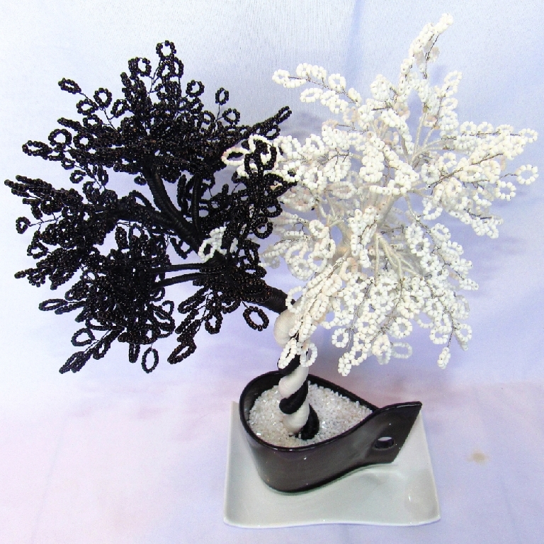 Сувенир - Декоративно дърво Ин и Ян от мъниста - 36 см