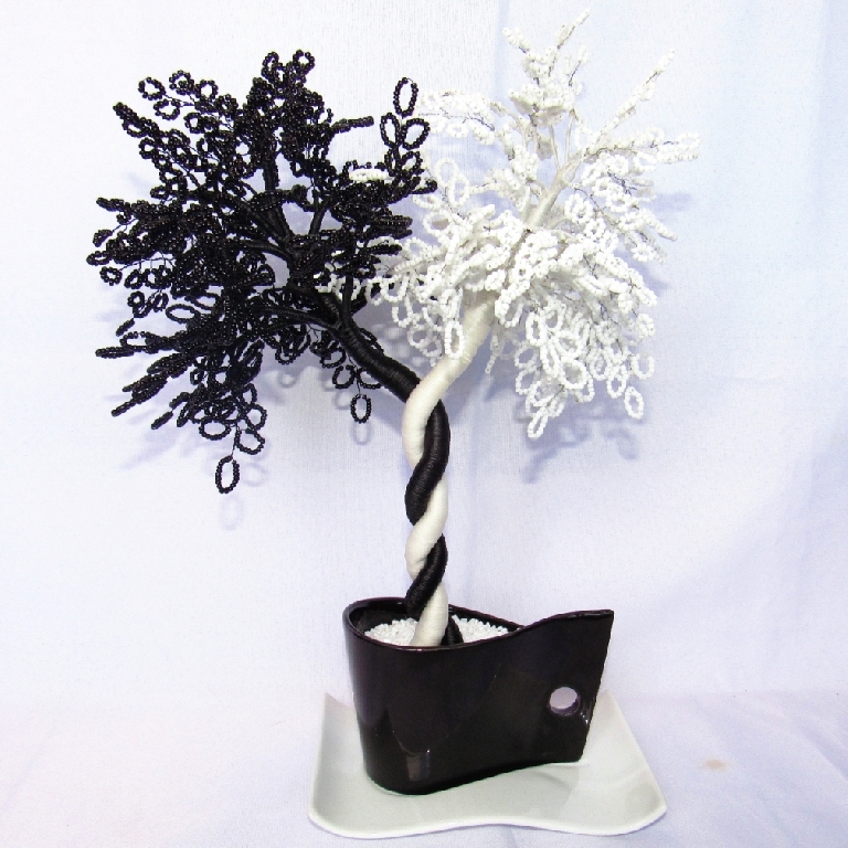 Сувенир - Декоративно дърво Ин и Ян от мъниста - 36 см