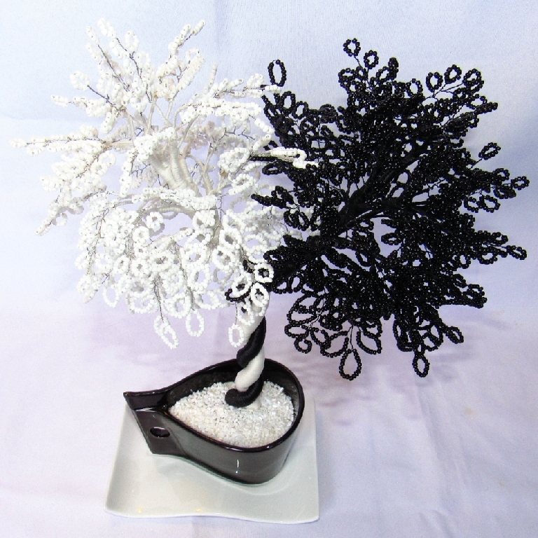 Сувенир - Декоративно дърво Ин и Ян от мъниста - 36 см