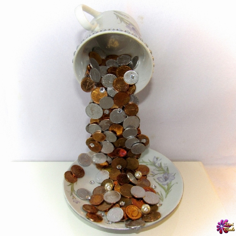 Сувенир - Летяща чаша на парите и богатството - 22 см. Модел DM-9002