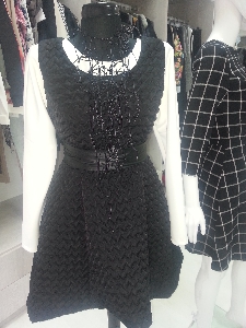 черна дизайнерска рокля