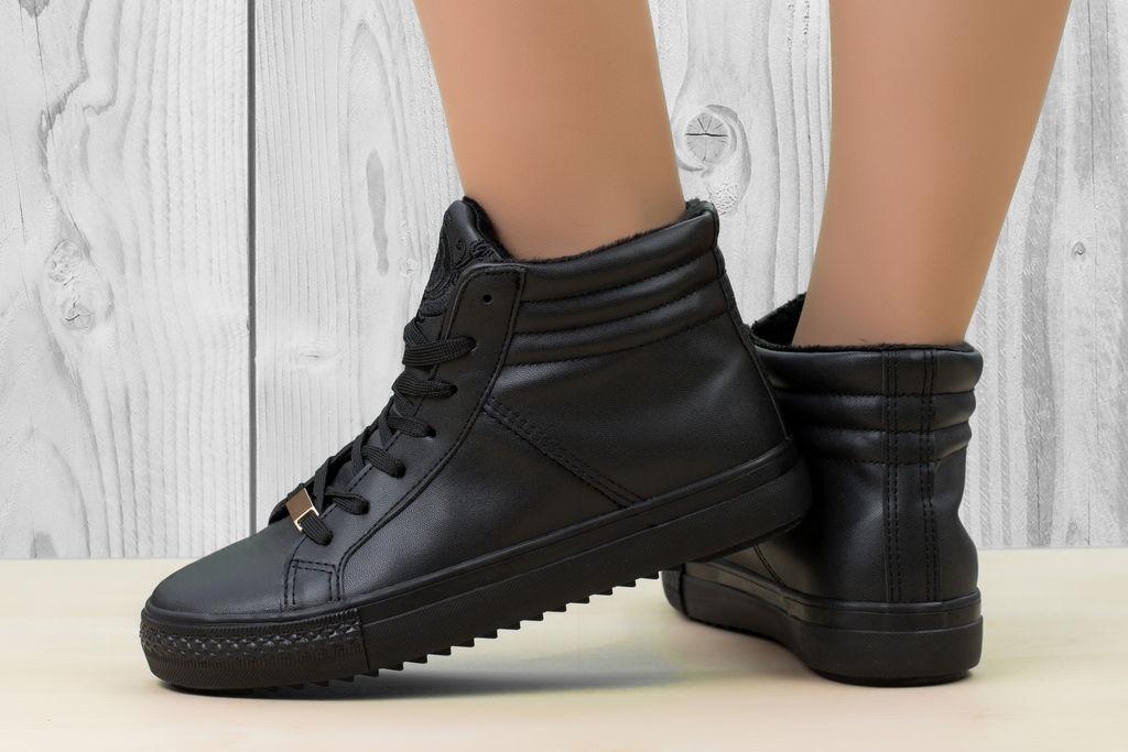 Изчистени дамски кецове с вата