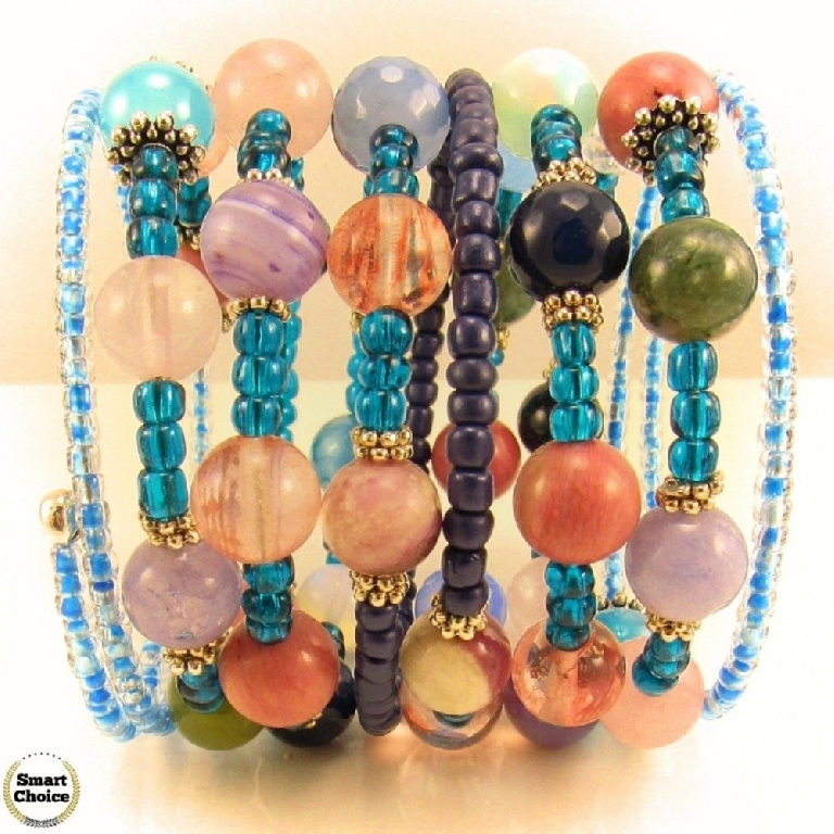 Уникална дамска гривна Синя лагуна от девет вида естествени камъни