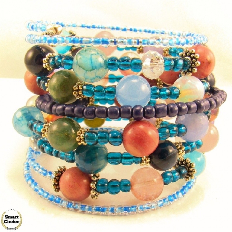 Уникална дамска гривна Синя лагуна от девет вида естествени камъни