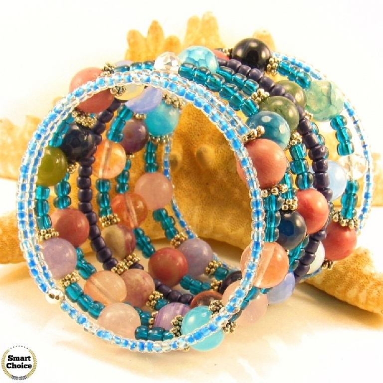 Уникална дамска гривна Синя лагуна от девет вида естествени камъни