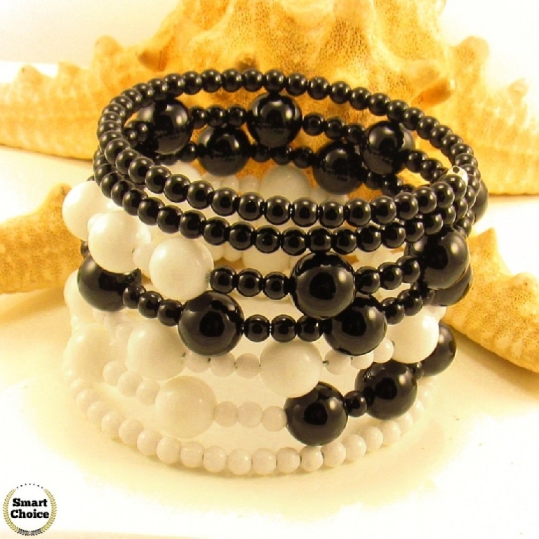 Уникална дамска гривна Ин и Ян от естествени камъни Оникс