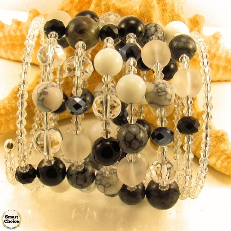 Уникална дамска гривна Black and White от пет вида естествени камъни