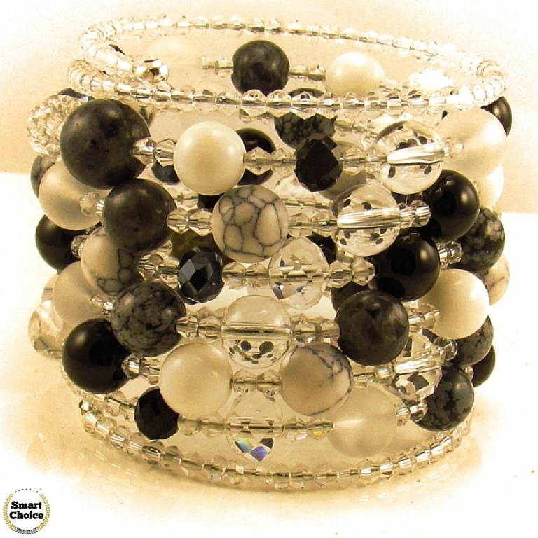 Уникална дамска гривна Black and White от пет вида естествени камъни