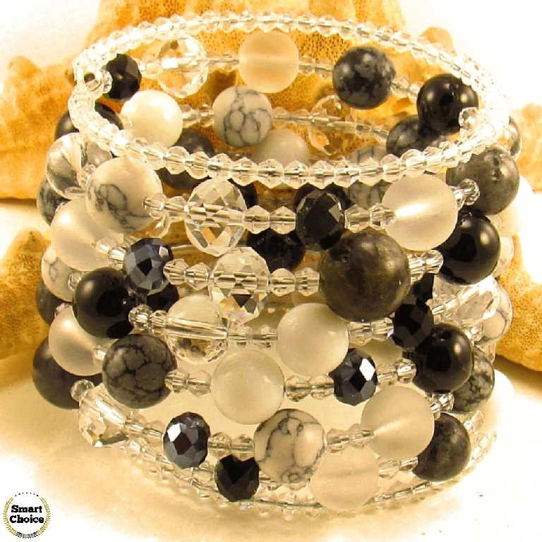 Уникална дамска гривна Black and White от пет вида естествени камъни