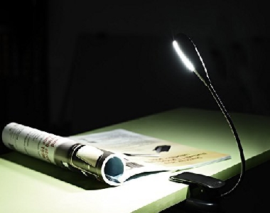 Нощна LED лампа със зареждаща се батерия и USB порт