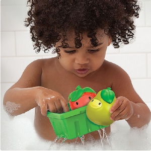 Детски играчки - пръскащи плодчета за баня  // Munchkin