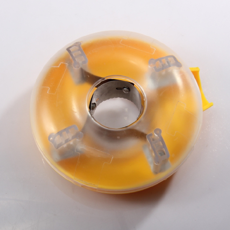 Μια πρακτική και βολική συσκευή κουζίνας για  καλαμπόκι