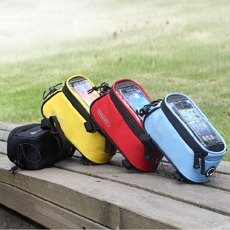 Много удобна и практична чантичка за рамката на колелото