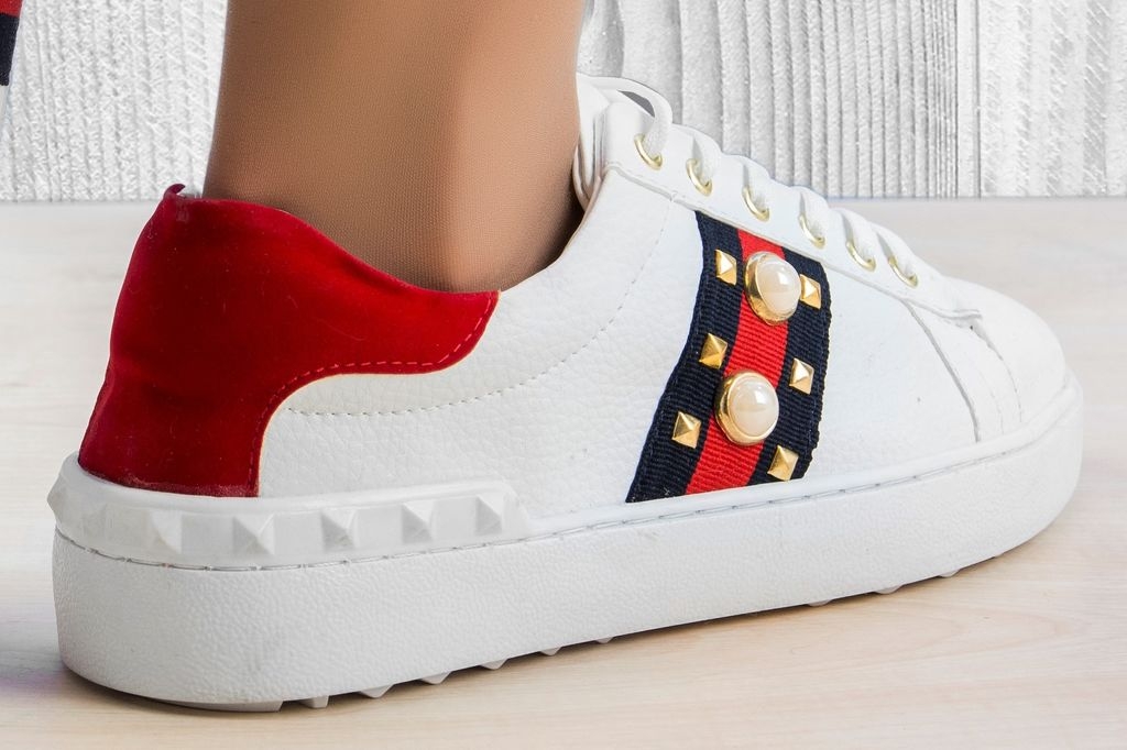 Всекидневни кецове с перли в Бяло