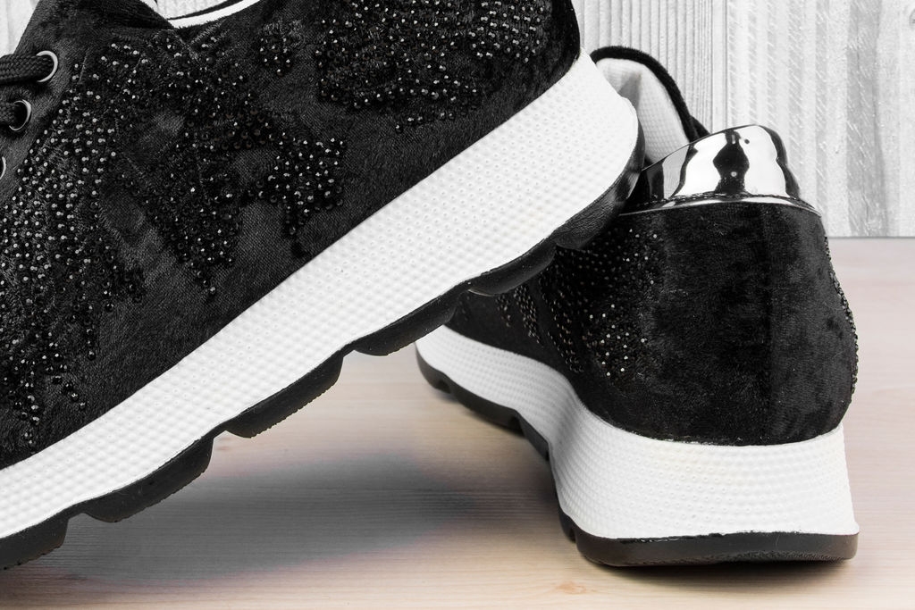 Дамски маратонки Black Plush