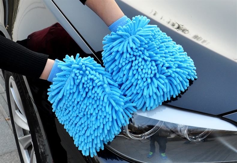 Mănușă din microfibră pentru curățarea și uscarea mașinii