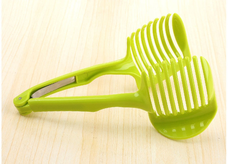 Dispozitiv foarte convenabil pentru tăierea feliilor plate