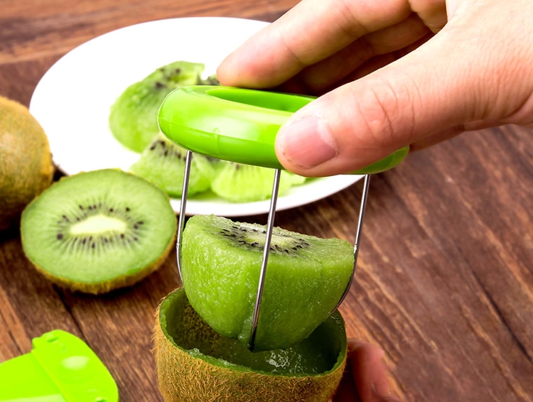 Πλαστικό μαχαίρι για κοπή και απολέπιση ακτινιδίων